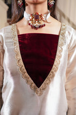 Regal Zari